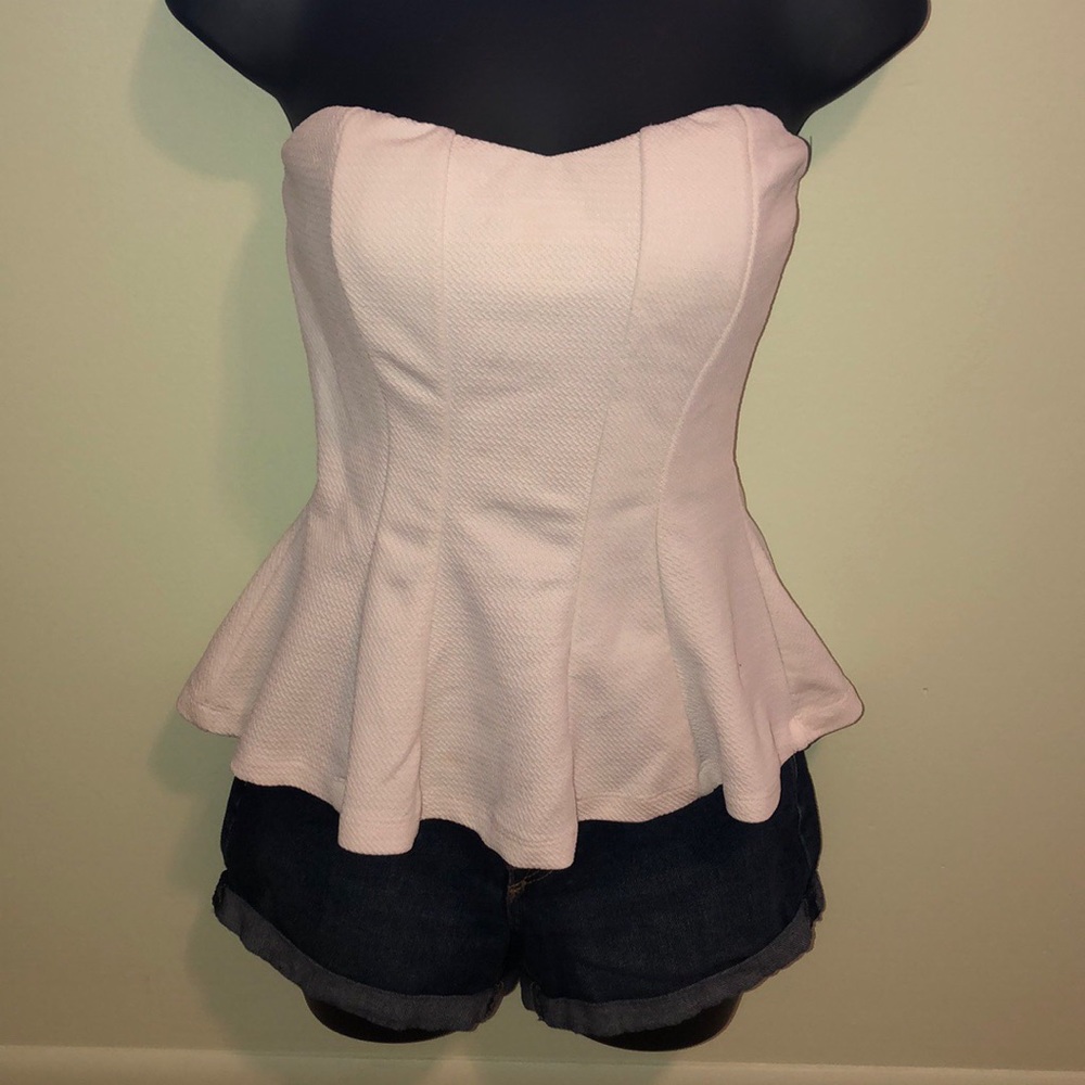 Elegant White Strapless Top
